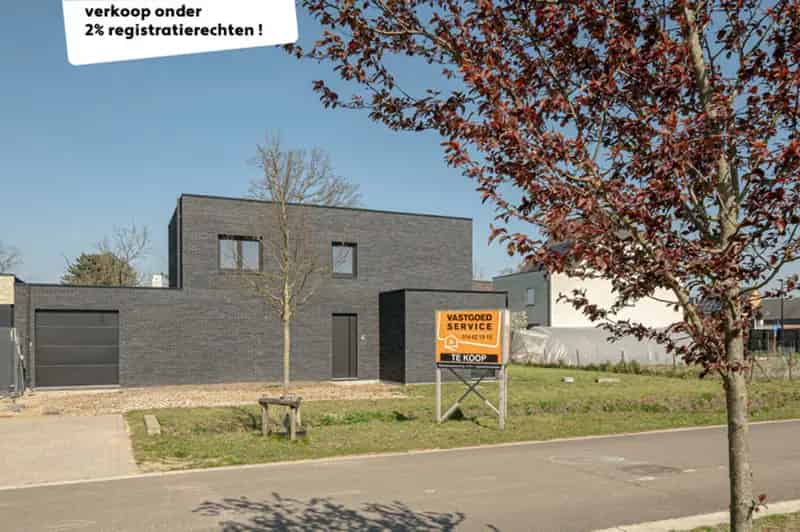 Huis te koop Dessel: Ruime woning met vele extra's