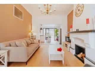 Huis te koop Ronse - Karaktervolle Burgerwoning met Garage en Tuin