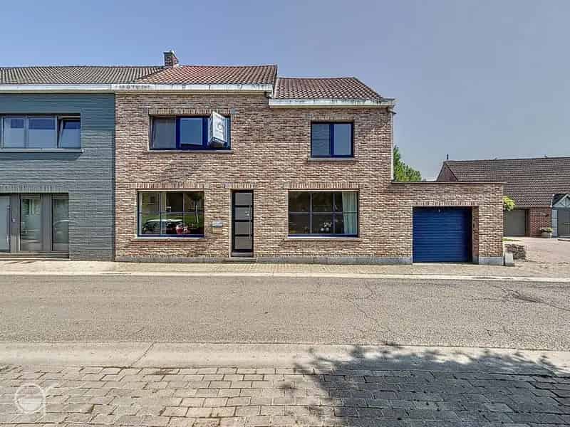 Instapklare gezinswoning met 3 slaapkamers, ruime garage en tuin in Smeerebbe-Vloerzegem