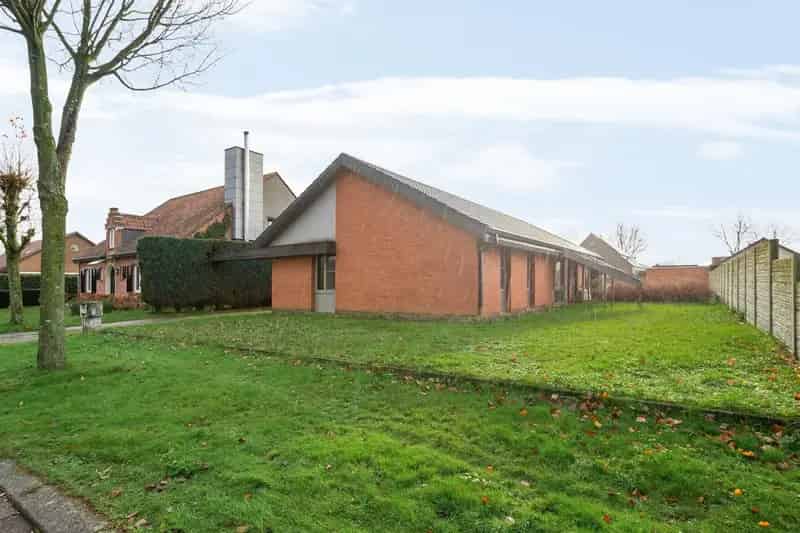 Te renoveren laagbouwwoning met 3 slaapkamers in rustige buurt