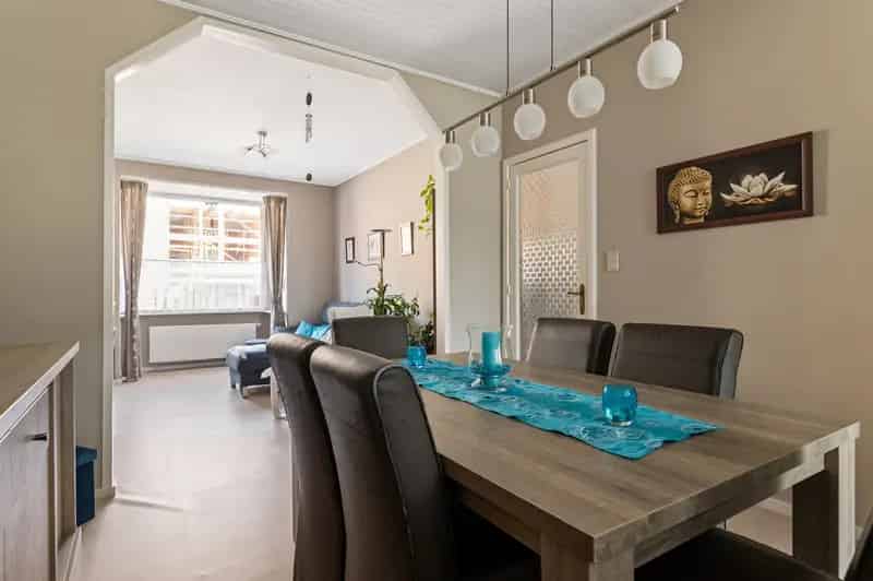 Instapklare woning met 3 slaapkamers en autostaanplaats