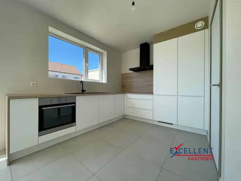 Nieuwbouwwoning met 3 slaapkamers te huur in Tielt