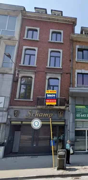 COMMERCIEEL PAND NABIJ MC DONALDS