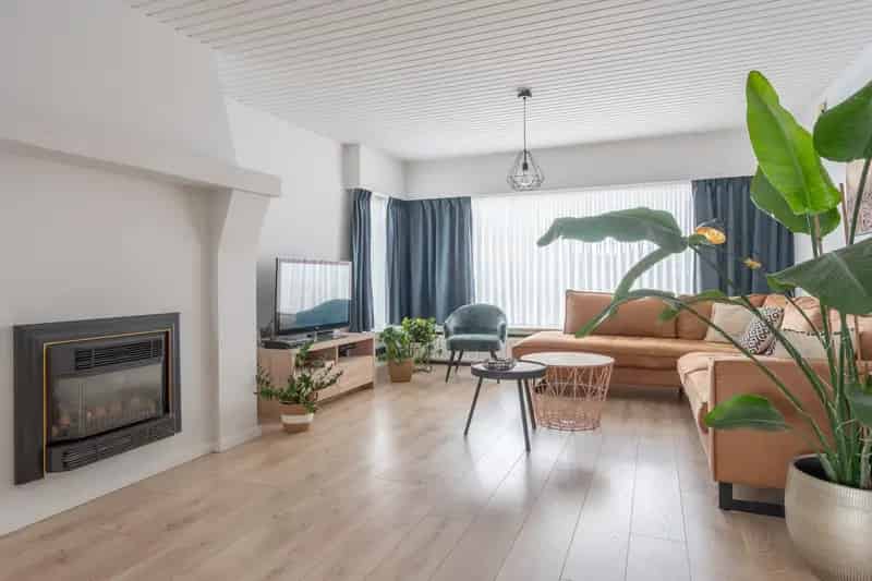 Huis te huur 6 slaapkamers 2 badkamers grote tuin 985m²