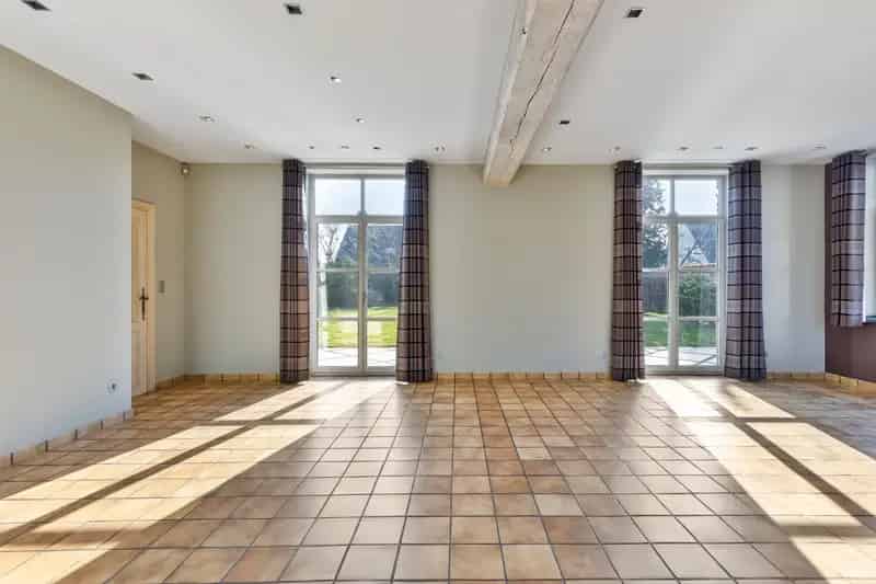 Huis te huur Rumbeke: 5 slaapkamers, tuin, garage, modern comfort