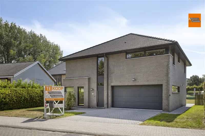 Een stijlvolle villa gelegen in een rustige straat in Kortenberg.