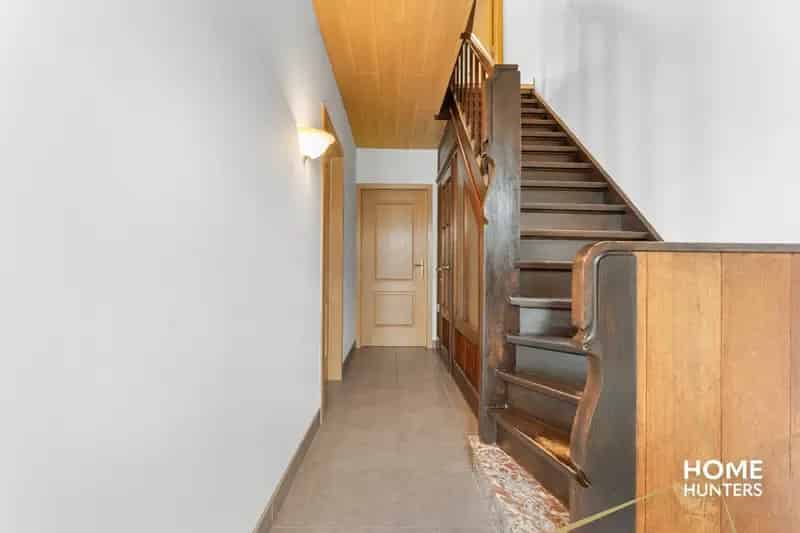 Instapklare gezinswoning met groot bijgebouw in Lichtervelde