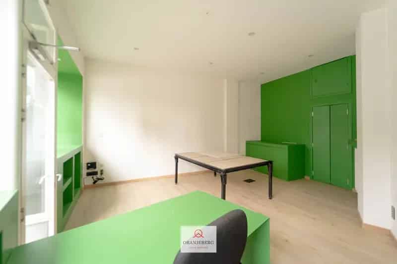 TE KOOP: Handelspand aan station Gent-Sint-Pieters en Citadelpark