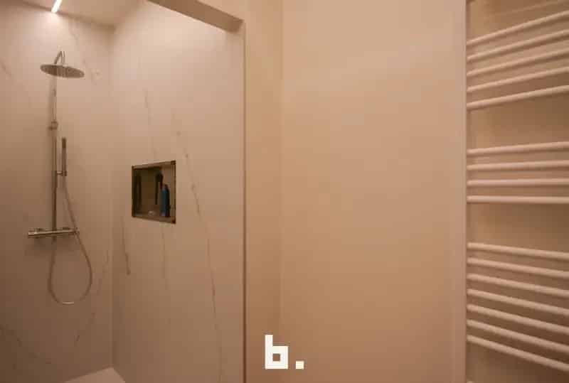 Prachtig gerenoveerd appartement met 3 slaapkamers