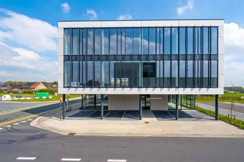 Nieuwbouw kantoorruimte te koop in Lendelede