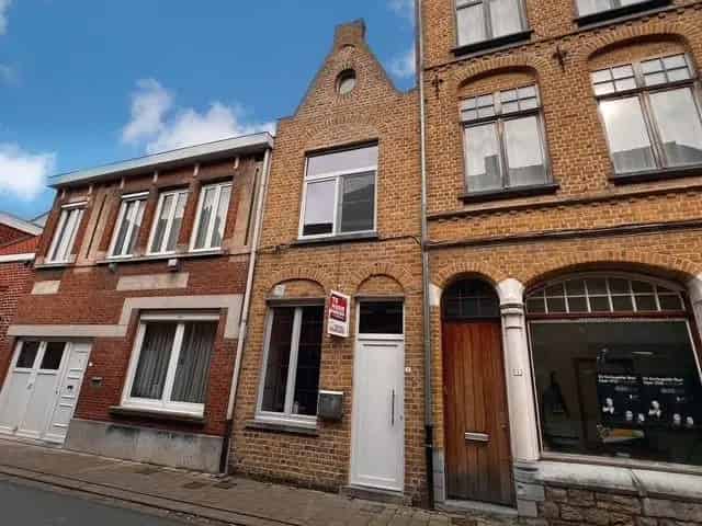 GEZELLIGE WONING MET 2 RUIME SLAAPKAMERS IN IEPER