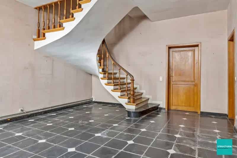 Huis te huur Merchtem: 5 slaapkamers, tuin, praktijkruimte en garage