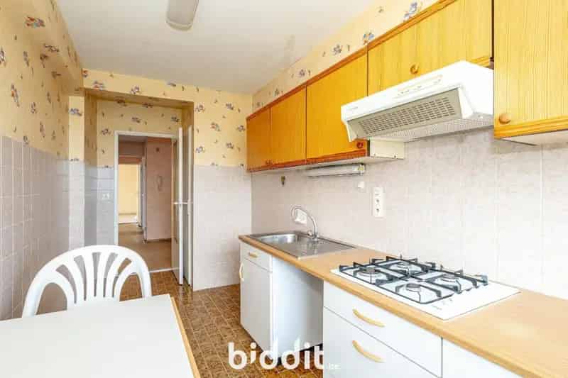 Appartement op 3e verd. met parkeerplaats