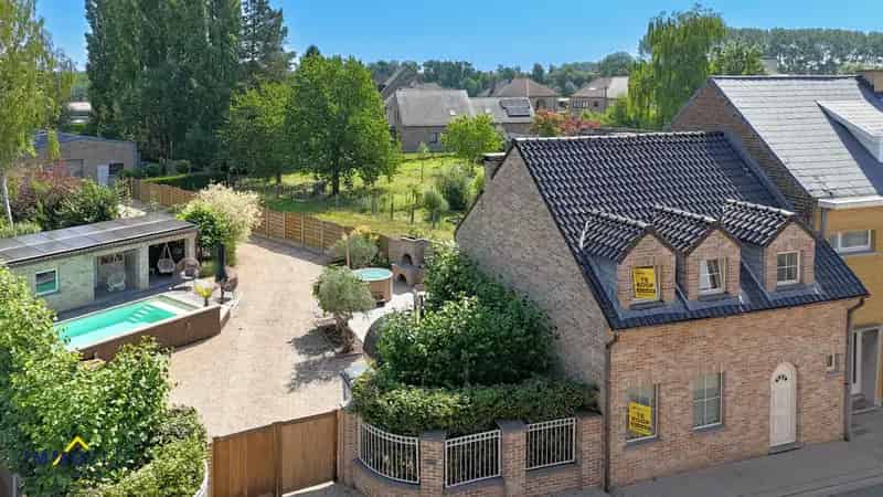 HOB met opslag, zwembad en poolhouse te Haaltert!