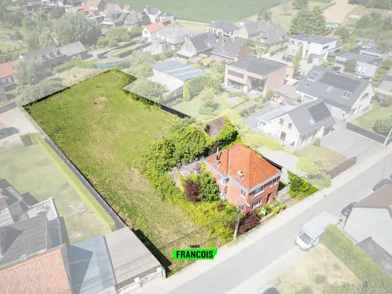 Uniek renovatie- of ontwikkelingsproject in het hart van het landelijke Letterhoutem!