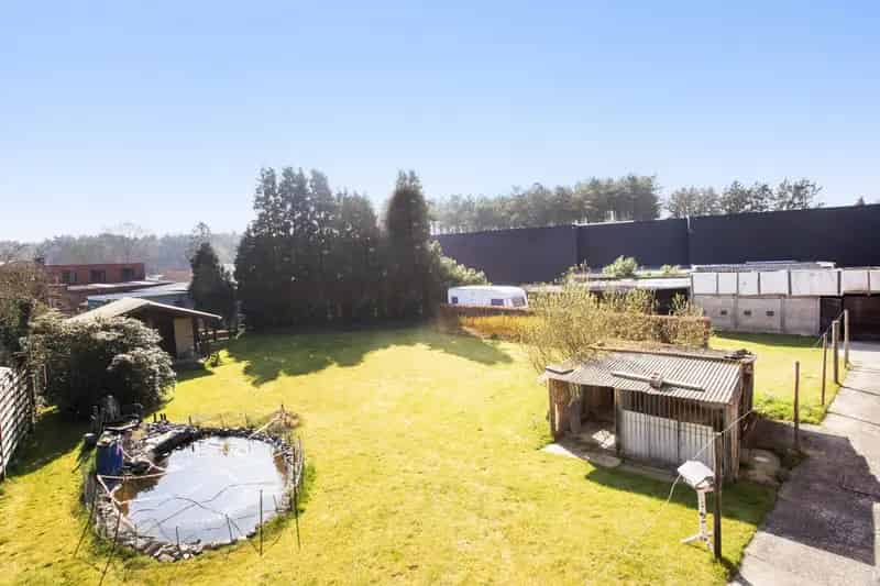Te Renoveren Woning/ Boerderij  In Kmo-Zone