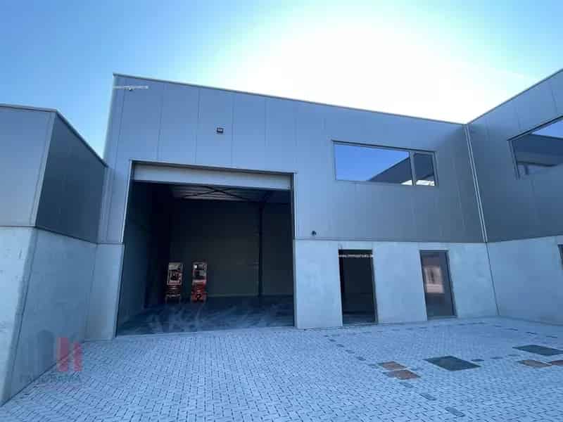 Nieuwbouw bedrijfsgebouw te koop in Oostende Portus Oostende