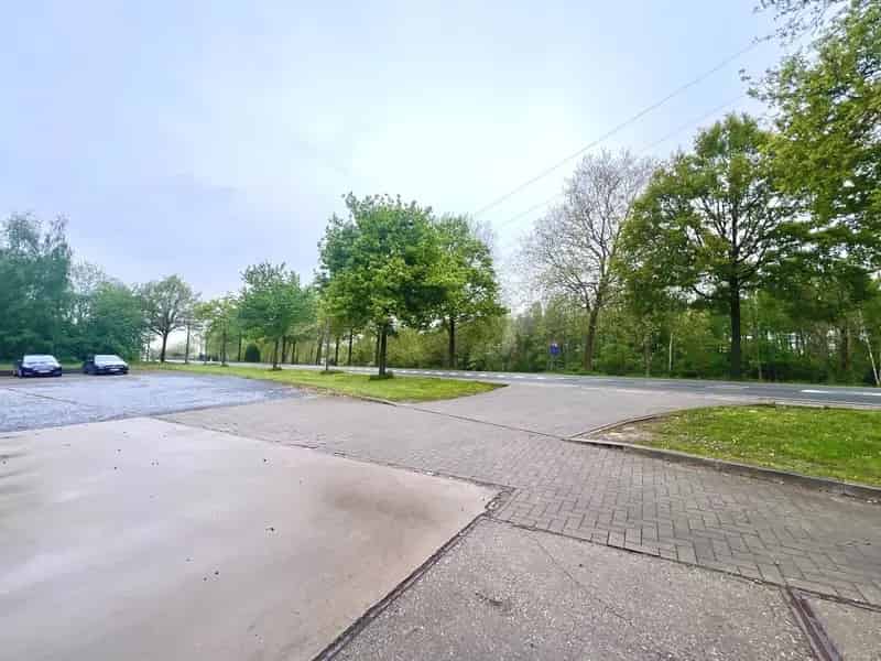 Ruim handelspand te huur op toplocatie!