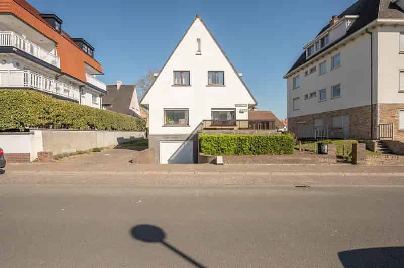 Unieke woning met potentieel op toplocatie in Knokke