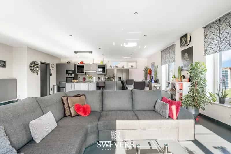 Instapklare woning met 4 slpks in rustige straat te Wellen