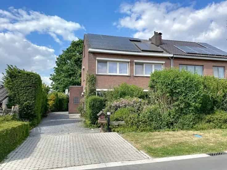 Huis Te Koop: Instapklare gezinswoning met 3 slaapkamers