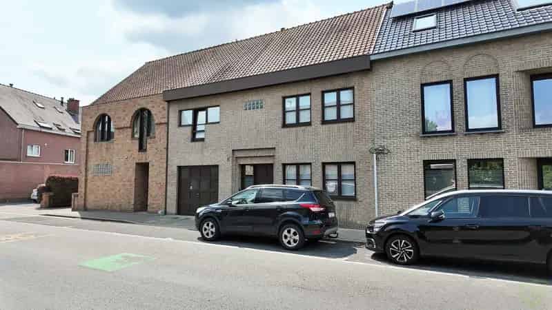 Prachtig en grote stadswoning te huur midden in het centrum van Eeklo op enkele minuten van de Markt.