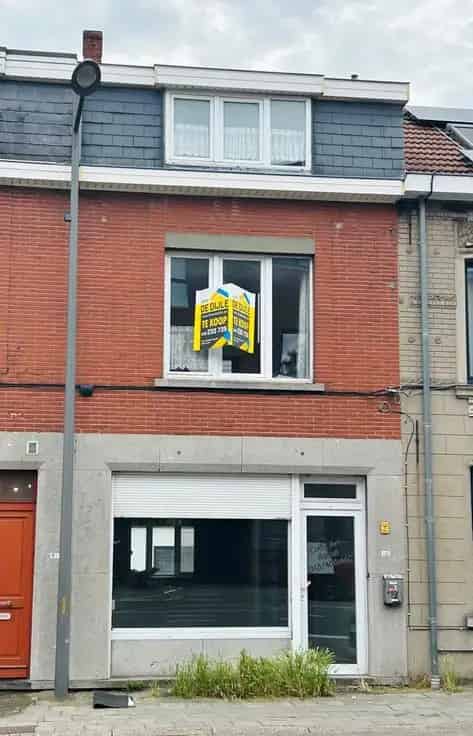 Te renoveren Handelspand met Woonst Nabij Leuven