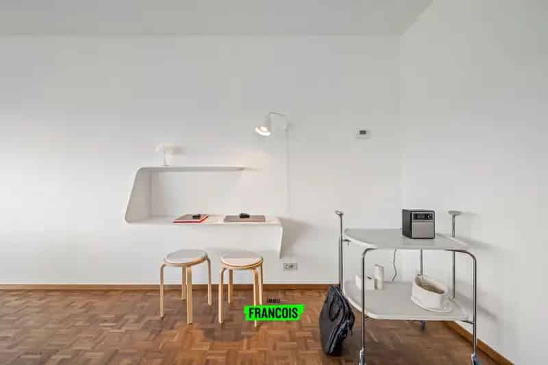 Prachtig architecturaal appartement met zicht op groen te centrum Oostende.