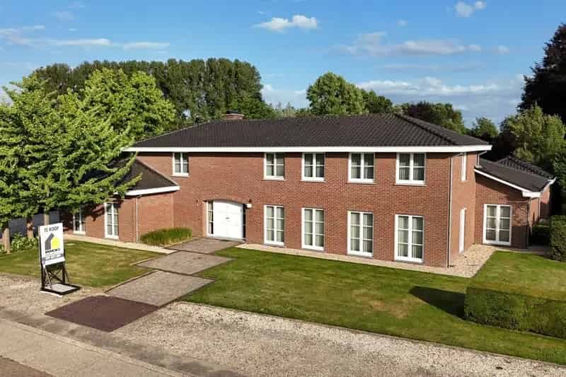 Tijdloze, stijlvolle villa met parktuin op toplocatie.