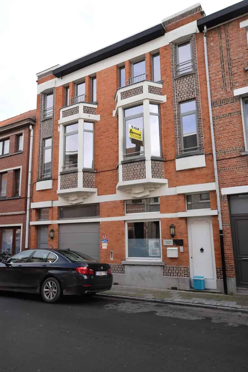 Huis te huur Sint-Niklaas: Instapklare gezinswoning met garage en tuin