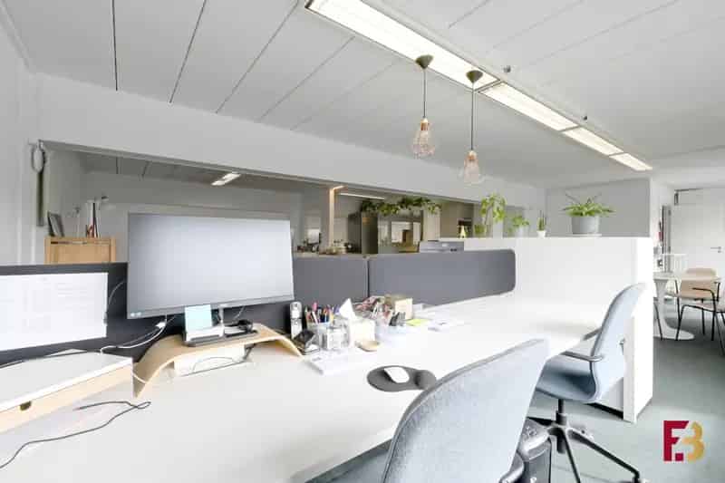 Kantoorruimte met vlotte bereikbaarheid te huur in Merelbeke