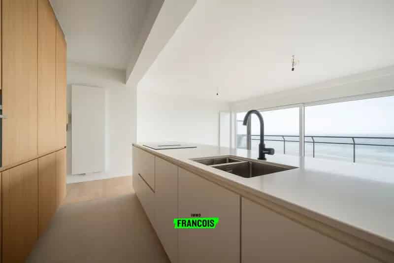 Gerenoveerd appartement met adembenemend zeezicht te Oostende