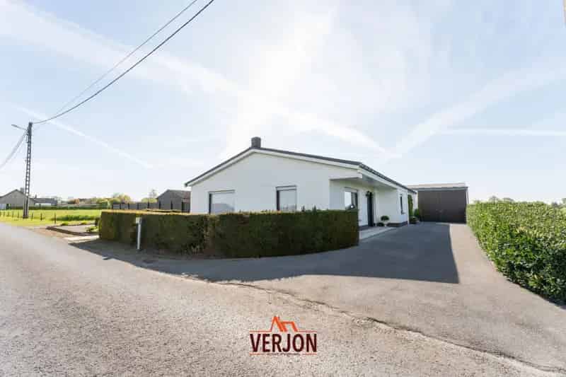 Villa met opslagruimte te huur
