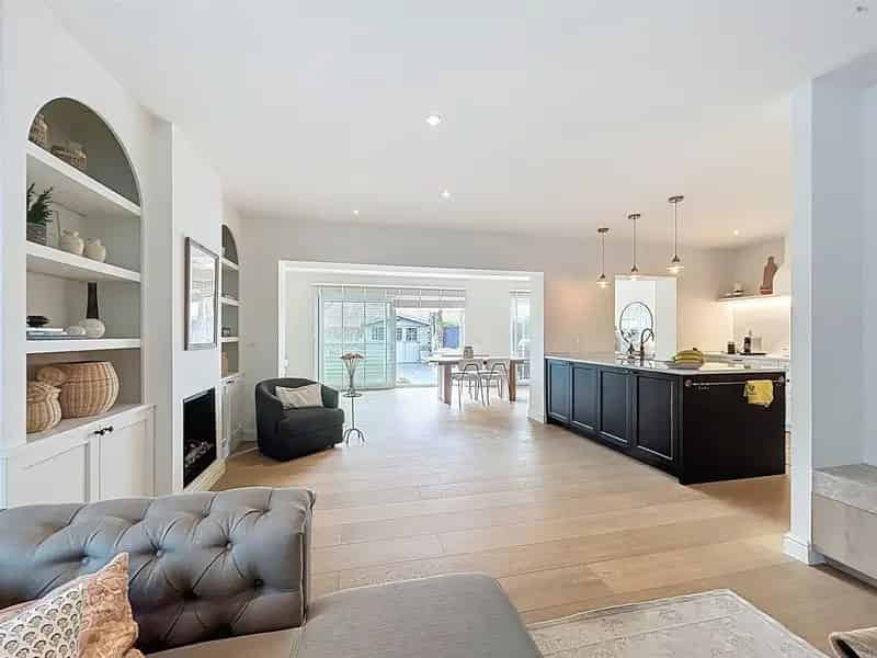 Prachtige half open bebouwing met 4 slaapkamers en garage op perceel van  450 m²