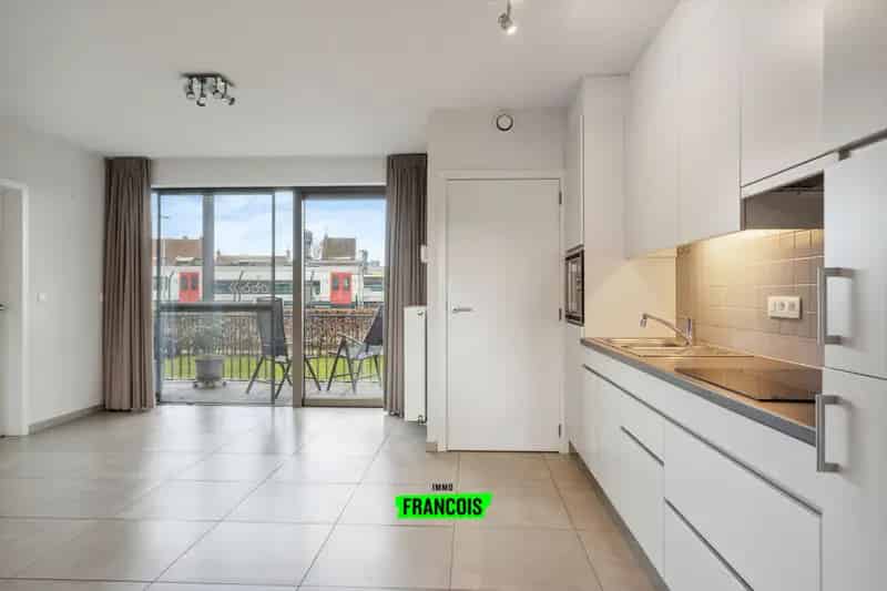 Appartement met 2 terrassen en garage te Poperinge.