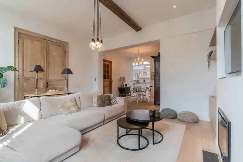 Karaktervolle gerenoveerde woning te Hoegaarden.