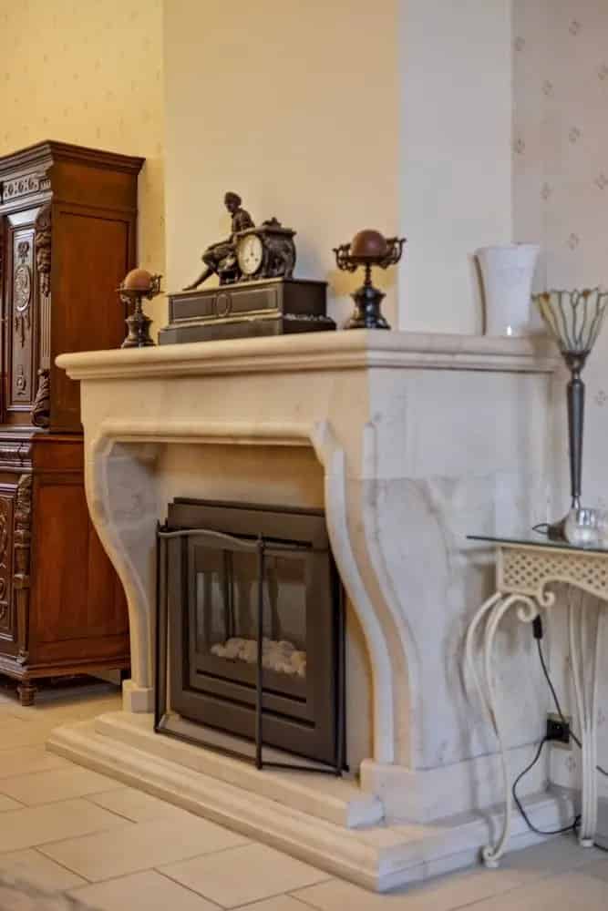 Te koop: charmant rijhuis met tuin en overdekt terras in centrum Halle