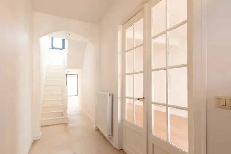Volledig vernieuwde woning met 2 ruime slaapkamers!