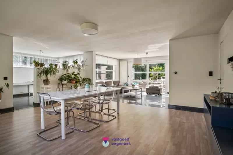 Te koop: Unieke en Rustig Gelegen Villa in Evergem