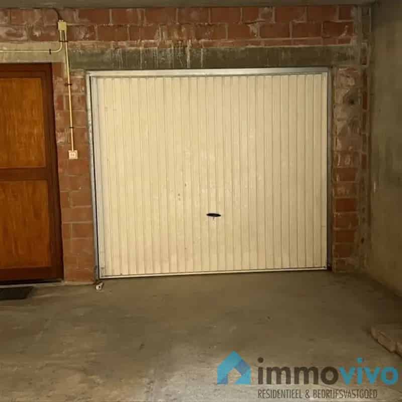 Garagebox te Huur in Afgesloten Complex