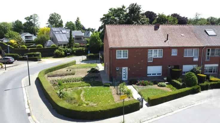 Huis Te Koop 5 slaapkamers 2 badkamers Garage Rustige ligging