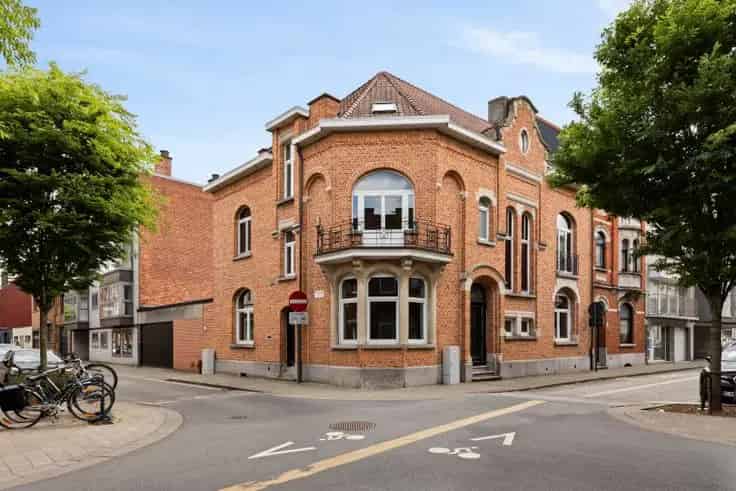 Herenhuis Te Koop Aalst  511m2 Gerenoveerd Dubbele Garage