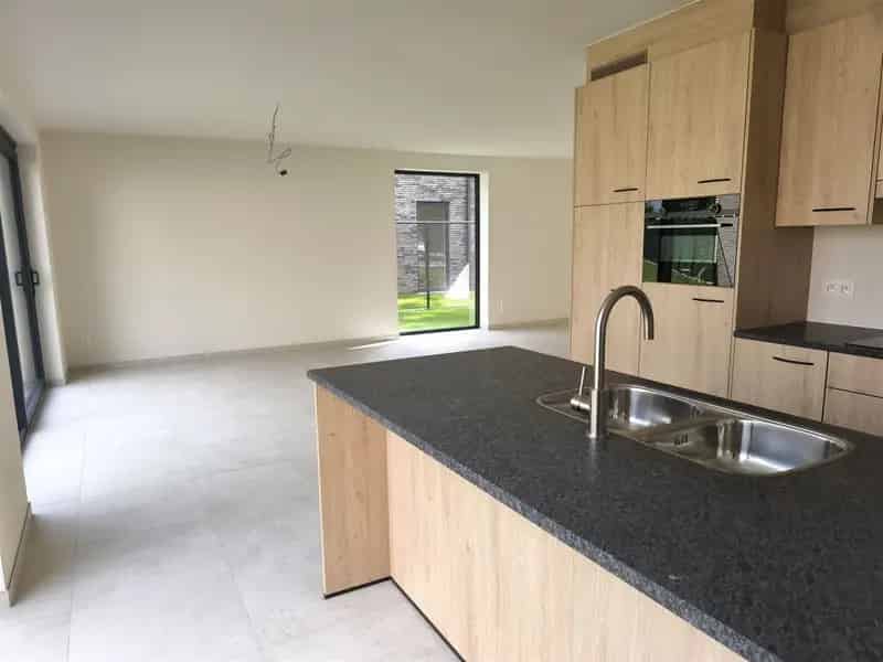 Prachtige nieuwbouwwoning met 4 slaapkamers en garage