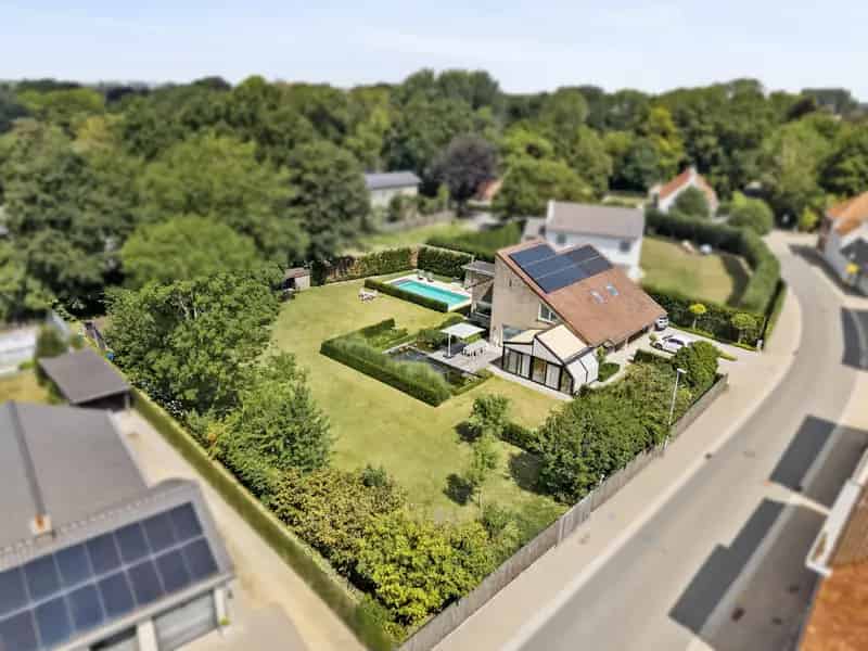 Villa te koop 4 slaapkamers zwembad grote tuin