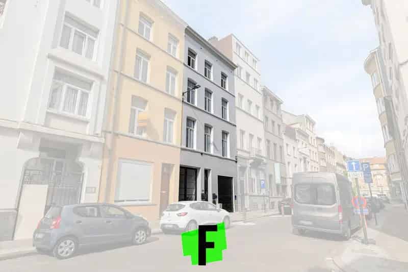 Karaktervolle eigendom met 3 slaapkamers in het historisch centrum van Brussel