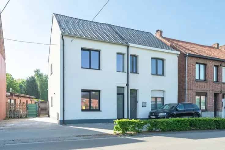 Huis Te Koop Zele: Instapklare 3 Slaapkamers Gerenoveerde HOB