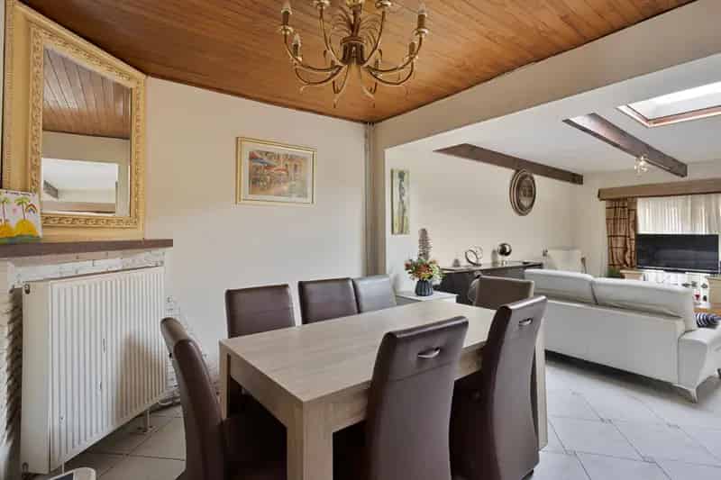 immo DAVID stelt voor: op te frissen 2-gevel woning