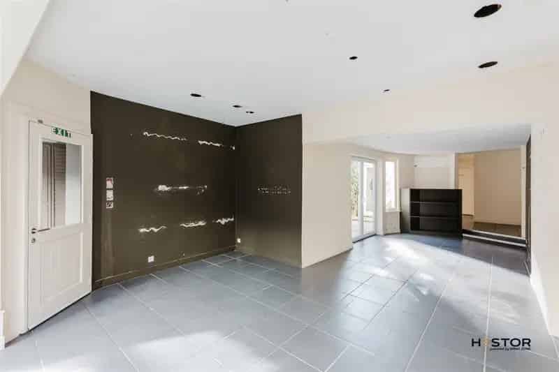 Veelzijdig handelspand op toplocatie in hartje Hamme!