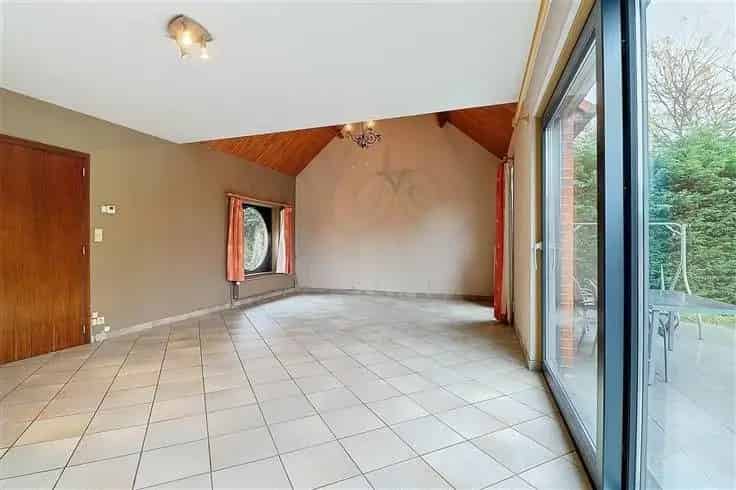 Huis Te Koop Kain: Ruime Villa met Tuin