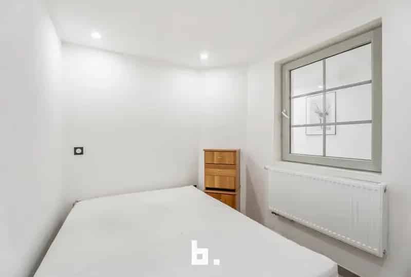 Volledig gerenoveerde, lichtrijke woning met tuin nabij Astridpark